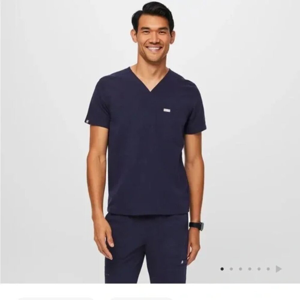 FIGS Mens Chisec Navy Blue V-Neck Three Pocket Scrub Top TM3000 Large